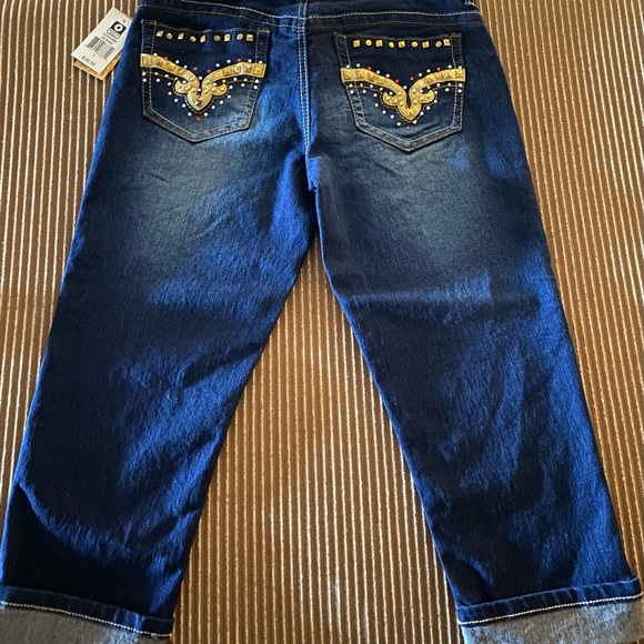 New Southpole Jeans Co. Juniors Stretch Capris - Picture 2 of 6